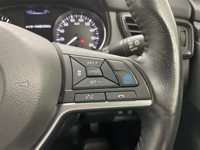 日産 エクストレイル 20X エクストリーマーX 岡山県 2018(平30)年 5.3万km ブリリアントホワイトパール 純正メモリナビゲーション/サンルーフ		/【フルセグ/Bluetooth/DVD/MSV】		/アラウンドビューモニター	/デジタルインナーミラー	/純正18inアルミホイール+サマータイヤ：装着		/プロパイロット/ビルトインETC	/電動リアゲート	/LEDヘッドライト（AUTO機能付き）		/シートヒーター		/横滑り防止機能		/衝突軽減システム		/車線逸脱防止システム		/社外ドライブレコーダー		/スマートキー			/プッシュスタート		/コーナーセンサー			/フロアマット		/保証書/取扱説明書