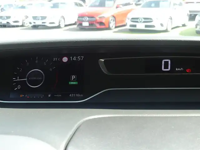 日産 セレナ ハイウェイスター V 千葉県 2020(令2)年 4.4万km ブリリアントホワイトパール エマージェンシーブレーキ/プロパイロット/インテリジェントクルーズコントロール/インテリジェントルームミラー/アイドリングストップ/ハンズフリー両側パワースライドドア/純正SDナビ/地デジTV/【BD/DVD/CD再生機能　Bluetooth接続】/アラウンドビューモニター/革巻きステアリング/ステアリングスイッチ/ステアリングヒーター/ETC/LEDヘッドライト/フォグライト/ウインカーミラー/コーナーセンサー/純正16インチアルミホイル/インテリジェントキー