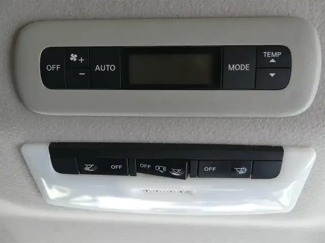 日産 セレナ ハイウェイスター V 千葉県 2020(令2)年 4.4万km ブリリアントホワイトパール エマージェンシーブレーキ/プロパイロット/インテリジェントクルーズコントロール/インテリジェントルームミラー/アイドリングストップ/ハンズフリー両側パワースライドドア/純正SDナビ/地デジTV/【BD/DVD/CD再生機能　Bluetooth接続】/アラウンドビューモニター/革巻きステアリング/ステアリングスイッチ/ステアリングヒーター/ETC/LEDヘッドライト/フォグライト/ウインカーミラー/コーナーセンサー/純正16インチアルミホイル/インテリジェントキー