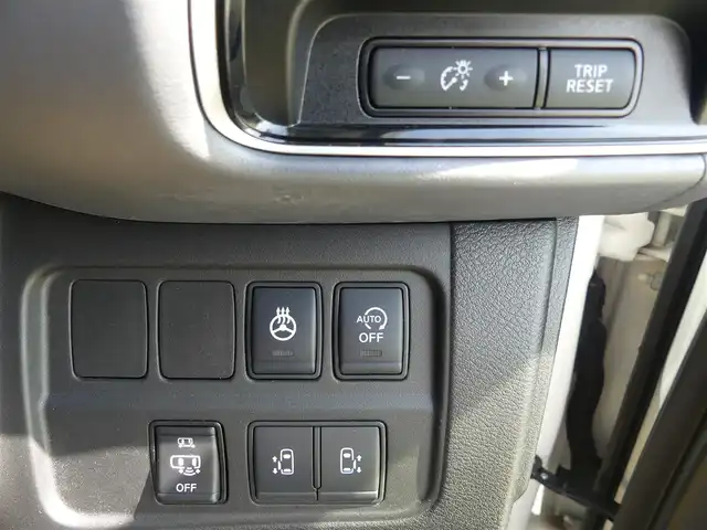 日産 セレナ ハイウェイスター V 千葉県 2020(令2)年 4.4万km ブリリアントホワイトパール エマージェンシーブレーキ/プロパイロット/インテリジェントクルーズコントロール/インテリジェントルームミラー/アイドリングストップ/ハンズフリー両側パワースライドドア/純正SDナビ/地デジTV/【BD/DVD/CD再生機能　Bluetooth接続】/アラウンドビューモニター/革巻きステアリング/ステアリングスイッチ/ステアリングヒーター/ETC/LEDヘッドライト/フォグライト/ウインカーミラー/コーナーセンサー/純正16インチアルミホイル/インテリジェントキー