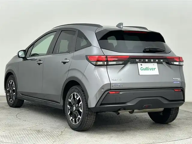 日産 ノート オーテック クロスオーバーFOUR 道央・札幌 2022(令4)年 1.4万km ダークメタルグレー ・衝突被害軽減ブレーキ/・レーンキープアシスト/・インテリジェントルームミラー/・ステアリングヒーター/・オートブレーキホールド/・コーナーセンサー/・LEDヘッドライト/・プッシュスタート/・スマートキー/・積込夏タイヤゴム195/60R16