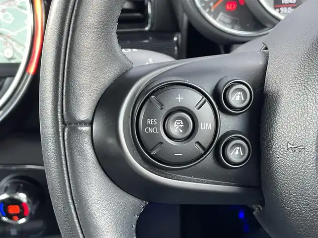 ＭＩＮＩ ミニ クラブマン クーパーSD 岐阜県 2019(令1)年 3.2万km メルティングシルバーM アクティブクルーズコントロール/前車接近警告機能/衝突回避、被害軽減ブレーキ/リアパークディスタンスコントロール/純正ナビ　/Ｂｌｕｅｔｏｏｔｈ/社外TVチューナー/バックカメラ/LEDヘッドライト/LEDフロントフォグランプ/レインセンサー/前後ドライブレコーダー　/ETC車載器システム内蔵自動防眩ルームミラー