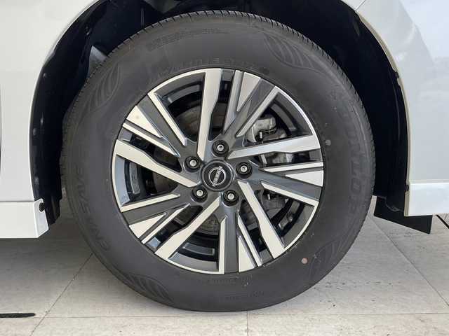 日産 セレナ ハイウェイスター V 愛知県 2023(令5)年 5.2万km プリズムホワイト 衝突被害軽減ブレーキ/純正12.4インチディスプレイオーディオ（ナビあり）/全方位カメラ/両側パワースライドドア/クルーズコントロール/フルセグTV/Bluetooth/バックカメラ/コーナーセンサー/純正アルミホイール/ブラインドスポットモニター/LEDヘッドライト/パドルシフト/インテリジェントミラー/リアオートエアコン/オートマチックハイビーム/置くだけ充電器/ETC2.0/ステアリングスイッチ/スマートキー/プッシュスタート