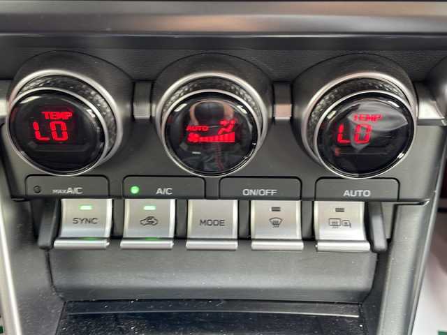 トヨタ ＧＲ８６ RZ 山梨県 2023(令5)年 2万km クリスタルブラックシリカ ＧＲエアロ　/純正９インチナビ　/バックカメラ　/フルセグ　/衝突軽減装置　/ＥＴＣ　/ドライブレコーダー　/レーダークルーズコントロール　/ハーフレザーシート　/シートヒーター　/クリアランスソナー　/パドルシフト