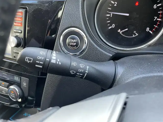 日産 エクストレイル 20X 岩手県 2015(平27)年 8.4万km ブリリアントホワイトパール (株)IDOMが運営する【じしゃロン盛岡店】の自社ローン専用車両になりますこちらは現金またはオートローンご利用時の価格です。自社ローンご希望の方は別途その旨お申付け下さい/純正メモリナビ/AM/FM/CD/SD/AUX/バックカメラ/前後コーナーセンサー/前席シートヒーター/アイドリングS/社外ドラレコ/プッシュスタート/スマートキー/パートタイム4WD/純正フロアマット/ドアバイザー/純正１７インチAW