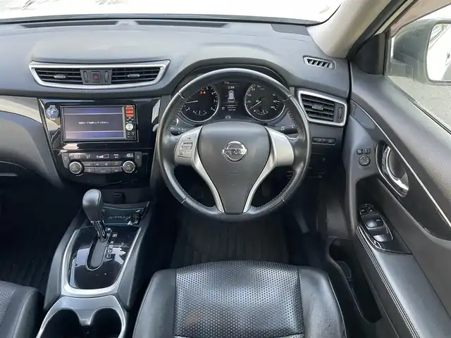 日産 エクストレイル 20X 岩手県 2015(平27)年 8.4万km ブリリアントホワイトパール (株)IDOMが運営する【じしゃロン盛岡店】の自社ローン専用車両になりますこちらは現金またはオートローンご利用時の価格です。自社ローンご希望の方は別途その旨お申付け下さい/純正メモリナビ/AM/FM/CD/SD/AUX/バックカメラ/前後コーナーセンサー/前席シートヒーター/アイドリングS/社外ドラレコ/プッシュスタート/スマートキー/パートタイム4WD/純正フロアマット/ドアバイザー/純正１７インチAW