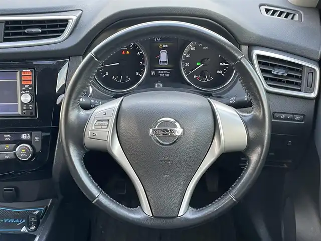 日産 エクストレイル 20X 岩手県 2015(平27)年 8.4万km ブリリアントホワイトパール (株)IDOMが運営する【じしゃロン盛岡店】の自社ローン専用車両になりますこちらは現金またはオートローンご利用時の価格です。自社ローンご希望の方は別途その旨お申付け下さい/純正メモリナビ/AM/FM/CD/SD/AUX/バックカメラ/前後コーナーセンサー/前席シートヒーター/アイドリングS/社外ドラレコ/プッシュスタート/スマートキー/パートタイム4WD/純正フロアマット/ドアバイザー/純正１７インチAW