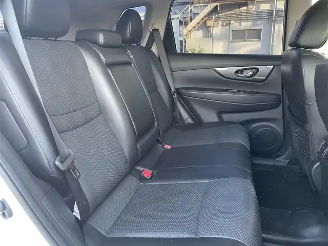 日産 エクストレイル 20X 岩手県 2015(平27)年 8.4万km ブリリアントホワイトパール (株)IDOMが運営する【じしゃロン盛岡店】の自社ローン専用車両になりますこちらは現金またはオートローンご利用時の価格です。自社ローンご希望の方は別途その旨お申付け下さい/純正メモリナビ/AM/FM/CD/SD/AUX/バックカメラ/前後コーナーセンサー/前席シートヒーター/アイドリングS/社外ドラレコ/プッシュスタート/スマートキー/パートタイム4WD/純正フロアマット/ドアバイザー/純正１７インチAW