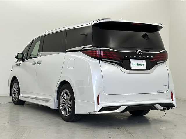 トヨタ アルファードハイブリット Z 宮城県 2024(令6)年 0.6万km プラチナホワイトパールマイカ ワンオーナー/禁煙車/モデリスタエアロ（F.S.R）/左右独立ムーンルーフ/純正13.2インチ有機EL後席モニター/パノラミックビューモニター/トヨタセーフティセンス/・プリクラッシュセーフティ/・レーントレーシングアシスト/・レーダークルーズコントロール/・ブラインドスポットモニター/・リアクロストラフィックアラート/・クリアランスソナー/純正14インチディスプレイナビ/・USB.BT.Miracast/フルセグTV/デジタルインナーミラー/AC1500W充電/両側パワースライドドア/電動リアゲート/レザーシート/・パワーシート（1/2列目）/・シートヒーター（1/2列目）/・エアシート（1/2列目）/ウッドコンビステアリングホイール/ステアリングヒーター/ビルトインETC2.0/社外ドライブレコーダー（FR）/LEDヘッドライト/LEDフォグランプ/プッシュスタート/スマートキー2個/純正18インチアルミホイール/純正フロアマット