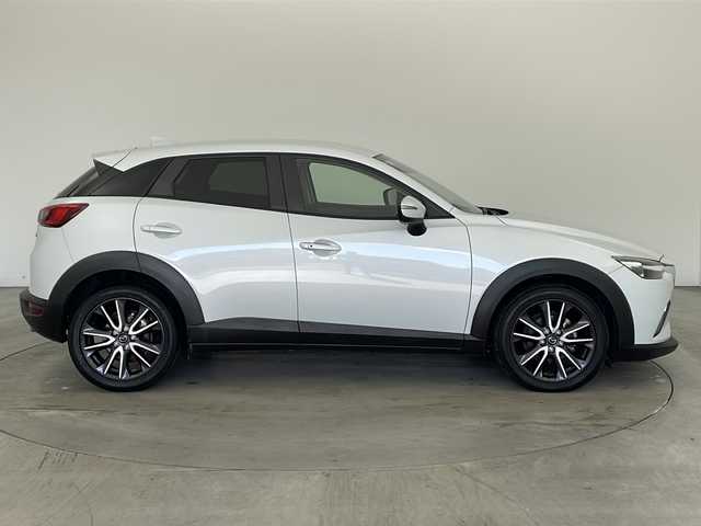 マツダ ＣＸ－３ 20S プロアクティブ 兵庫県 2017(平29)年 2.4万km セラミックM ・純正ナビ/CD/DVD/TV/Bluetooth/USB/・バックカメラ/・ビルトインETC/・i-ACTEVESENSE/・車間認知支援/・スマートブレーキサポート/・マツダレーダークルーズコントロール/・スマートシティブレーキサポート/・ブラインドスポットモニタリング/・レーンディパーチャーアラート/・交通標識認識システム/・パーキングセンサー/・アダプティブＬＥＤヘッドライト/・パドルシフト/・アドバンストキー/・ヘッドアップディスプレイ/・ハーフレザー/・ウインカー付きドアミラー