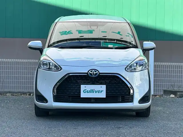 トヨタ シエンタ ハイブリッド G セーフティエディション 千葉県 2021(令3)年 5.2万km ホワイトパールクリスタルシャイン 純正SDナビ/(フルセグTV/CD/DVD/Bluetooth)/全方位カメラ/前後ドライブレコーダー/ワンオーナ/前席シートヒーター/ステアリングヒーター/両側パワースライドドア/前後コーナーセンサー/クルーズコントロール/ETC/ステアリングスイッチ/レーンキープアシスト/プリクラッシュセーフティー/横滑り防止装置/スマートキー/スペアキー/プッシュエンジンスタート