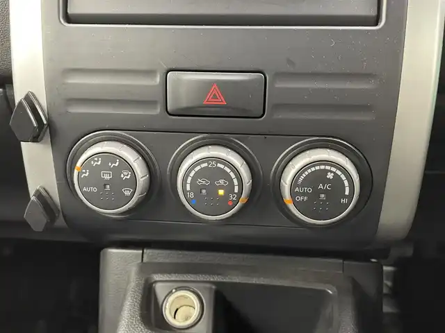 日産 エクストレイル 20Xt 大分県 2012(平24)年 6.9万km ブリリアントホワイトパール パートタイム４WD/純正ナビ/（フルセグ/Bluetooth/CD/DVD)/バックカメラ/ダウンヒルアシスト/カプロンシート/シートヒーター/ビルトインETC/オートライト/純正アルミホイール/電動格納ミラー