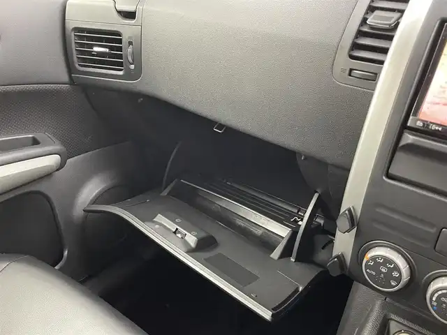 日産 エクストレイル 20Xt 大分県 2012(平24)年 6.9万km ブリリアントホワイトパール パートタイム４WD/純正ナビ/（フルセグ/Bluetooth/CD/DVD)/バックカメラ/ダウンヒルアシスト/カプロンシート/シートヒーター/ビルトインETC/オートライト/純正アルミホイール/電動格納ミラー