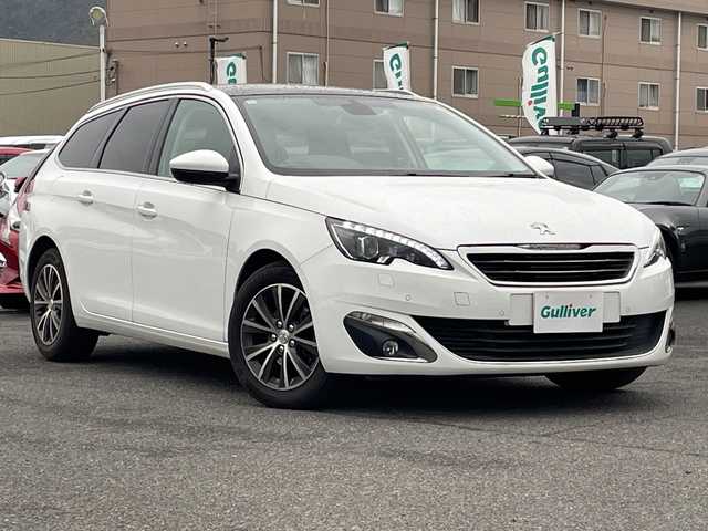 プジョー ３０８ SW アリュール ブルーHDi 広島県 2017(平29)年 3.1万km ビアンカホワイト スカイルーフ/純正ディスプレイオーディオ【AM/FM/CD】/バックカメラ/ETC/ドライブレコーダー/横滑り防止装置/クルーズコントロール/パドルシフト/前後コーナーセンサー/LEDヘッドライト/オートワイパー/オートライト/フォグランプ/純正フロアマット/プッシュスタート/スマートキー/スペアキー