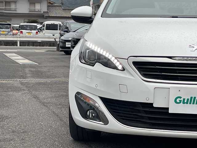 プジョー ３０８ SW アリュール ブルーHDi 広島県 2017(平29)年 3.1万km ビアンカホワイト スカイルーフ/純正ディスプレイオーディオ【AM/FM/CD】/バックカメラ/ETC/ドライブレコーダー/横滑り防止装置/クルーズコントロール/パドルシフト/前後コーナーセンサー/LEDヘッドライト/オートワイパー/オートライト/フォグランプ/純正フロアマット/プッシュスタート/スマートキー/スペアキー