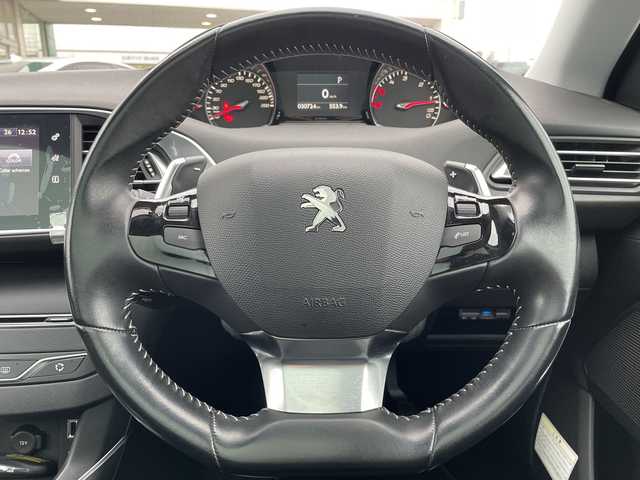 プジョー ３０８ SW アリュール ブルーHDi 広島県 2017(平29)年 3.1万km ビアンカホワイト スカイルーフ/純正ディスプレイオーディオ【AM/FM/CD】/バックカメラ/ETC/ドライブレコーダー/横滑り防止装置/クルーズコントロール/パドルシフト/前後コーナーセンサー/LEDヘッドライト/オートワイパー/オートライト/フォグランプ/純正フロアマット/プッシュスタート/スマートキー/スペアキー