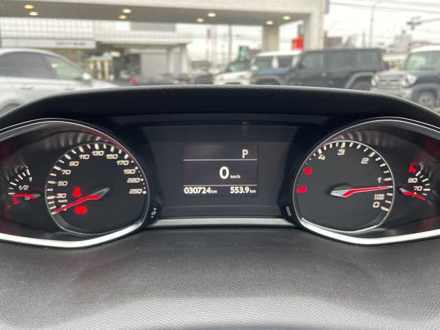 プジョー ３０８ SW アリュール ブルーHDi 広島県 2017(平29)年 3.1万km ビアンカホワイト スカイルーフ/純正ディスプレイオーディオ【AM/FM/CD】/バックカメラ/ETC/ドライブレコーダー/横滑り防止装置/クルーズコントロール/パドルシフト/前後コーナーセンサー/LEDヘッドライト/オートワイパー/オートライト/フォグランプ/純正フロアマット/プッシュスタート/スマートキー/スペアキー