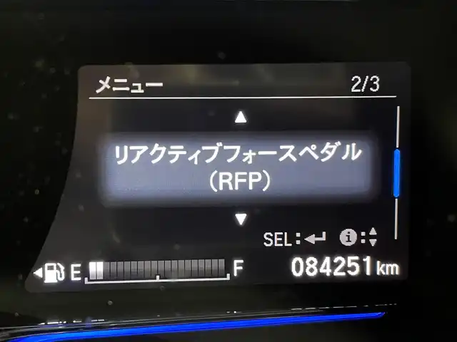 ホンダ ヴェゼル ハイブリッド Z 福岡県 2015(平27)年 8.5万km ティンテッドシルバーM メーカーオプションナビ　/バックカメラ　/ビルトインＥＴＣ　/クルーズコントロール　/シティブレーキアクティブシステム　/パドルシフト　/ハーフレザーシート　/シートヒーター　/純正１７インチＡＷ　/ＬＥＤヘッドライト