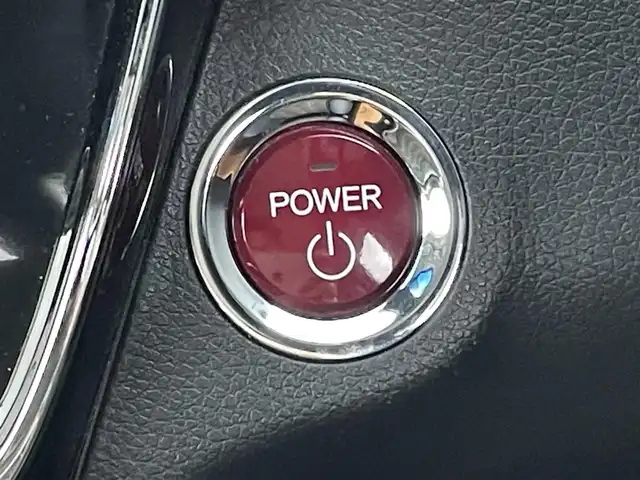 ホンダ ヴェゼル ハイブリッド Z 福岡県 2015(平27)年 8.5万km ティンテッドシルバーM メーカーオプションナビ　/バックカメラ　/ビルトインＥＴＣ　/クルーズコントロール　/シティブレーキアクティブシステム　/パドルシフト　/ハーフレザーシート　/シートヒーター　/純正１７インチＡＷ　/ＬＥＤヘッドライト