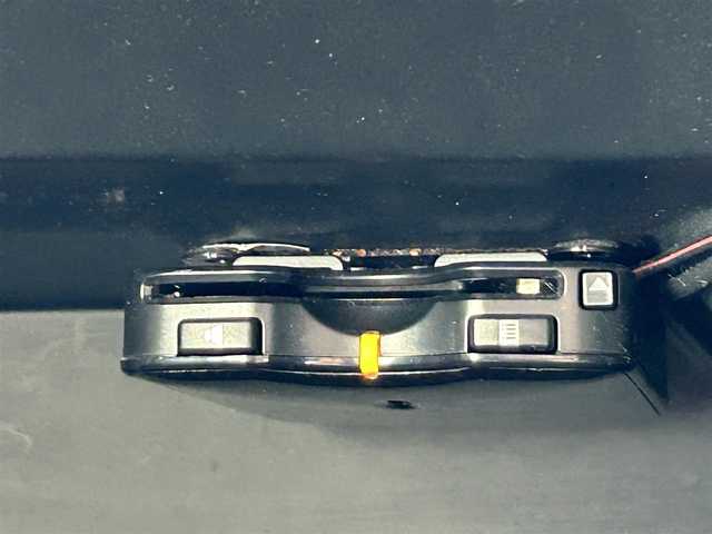 ホンダ Ｎ ＢＯＸ G L SSパッケージ 奈良県 2015(平27)年 4.4万km プレミアムホワイトパールⅡ 社外ＳＤナビ　/フルセグ　/ＤＶＤ　/Ｂｌｕｅｔｏｏｔｈ　/バックカメラ　/ＥＴＣ　/ドライブレコーダー　/両側パワースライドドア　/帆h氏ベンチシート　/社外フロアマット　/横滑り防止装置　/衝突被害軽減ブレーキ　/スペアキー１本
