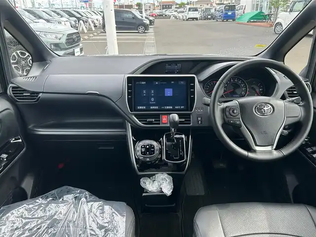 トヨタ ヴォクシー ZS 煌Ⅱ 宮城県 2019(令1)年 4.4万km ブラック セーフティセンス/・プリクラッシュセーフティ/・レーンディパーチャーアラート/・オートマチックハイビーム/・先行車発進告知/インテリジェントクリアランスソナー/純正フリップダウンモニター（V12T-R68C）/純正10インチナビ（NSZN-Z68T）ナビSD後日送付の為動作未確認/・CD/DVD/・Bluetooth/・フルセグTV/・SD音楽録音機能/バックカメラ/ドライブレコーダー/ビルトインETC/両側パワースライドドア/シートカバー/革巻きステアリング/クルーズコントロール/ステアリングスイッチ/MTモード付AT/LEDヘッドライト/フォグランプ/オートライト/スマートキー＆プッシュスタート/電動格納ミラー/純正16インチAW/フロアマット/ドアバイザー/Wエアバッグ