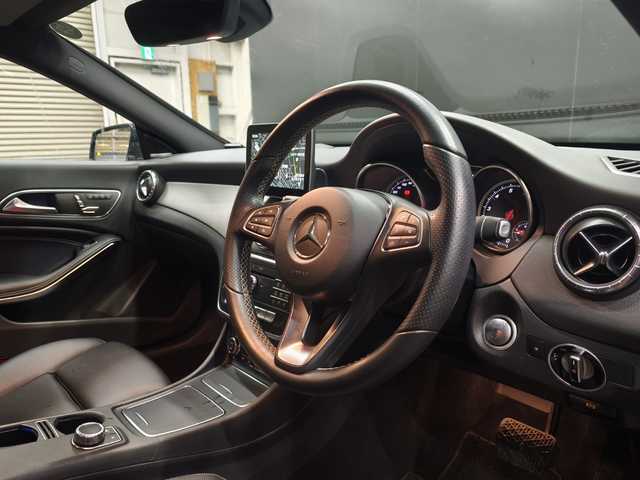 メルセデス・ベンツ ＣＬＡ２２０ Sブレイク 4MATIC 群馬県 2019(平31)年 5.9万km 黒 プレミアムＰＫＧ/ハーマンカードン/ＬＥＤライト/サンルーフ/アンビエントライト/アップルＣａｒＰｌａｙ/黒革シート　