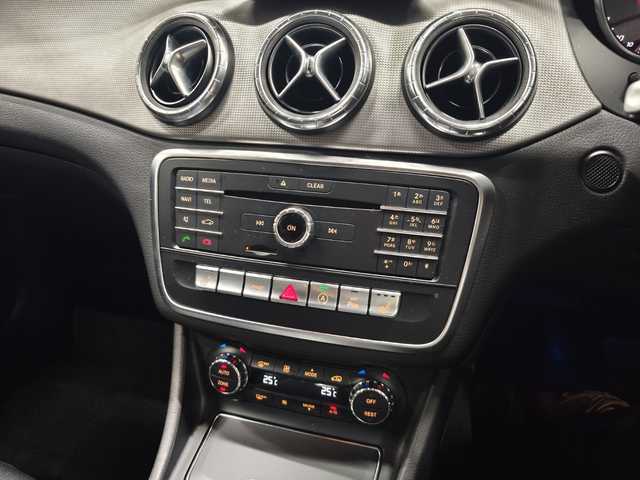 メルセデス・ベンツ ＣＬＡ２２０ Sブレイク 4MATIC 群馬県 2019(平31)年 5.9万km 黒 プレミアムＰＫＧ/ハーマンカードン/ＬＥＤライト/サンルーフ/アンビエントライト/アップルＣａｒＰｌａｙ/黒革シート　