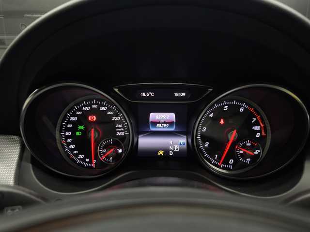 メルセデス・ベンツ ＣＬＡ２２０ Sブレイク 4MATIC 群馬県 2019(平31)年 5.9万km 黒 プレミアムＰＫＧ/ハーマンカードン/ＬＥＤライト/サンルーフ/アンビエントライト/アップルＣａｒＰｌａｙ/黒革シート　
