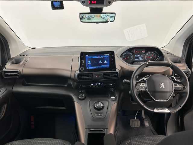 プジョー リフター GTライン ファーストLTD 岡山県 2021(令3)年 3万km グレー 純正ディスプレイオーディオ/Bluetooth/Applecarplay/Android auto/バックカメラ/サイドカメラ/ガラスルーフ/アダプティブクルーズコントロール/アクティブセーフティブレーキ/トラフィックサインインフォメーション/疲労検知システム/アンビエントライト/ブラインドスポット/ETC/インテリジェントハイビーム/ドライブレコーダー/パーキングセンサー
