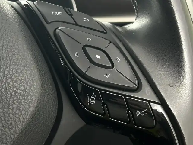 トヨタ Ｃ－ＨＲ G 埼玉県 2017(平29)年 3.3万km ホワイトパールクリスタルシャイン 純正ナビ　ＴＶ　ＣＤ／ＤＶＤ　アダプティブクルーズコントロール　コーナーセンサー　レーンアシスト　オートマチックハイビーム　ＬＥＤヘッドライト　ブラインドスポットモニター　前席シートヒーター