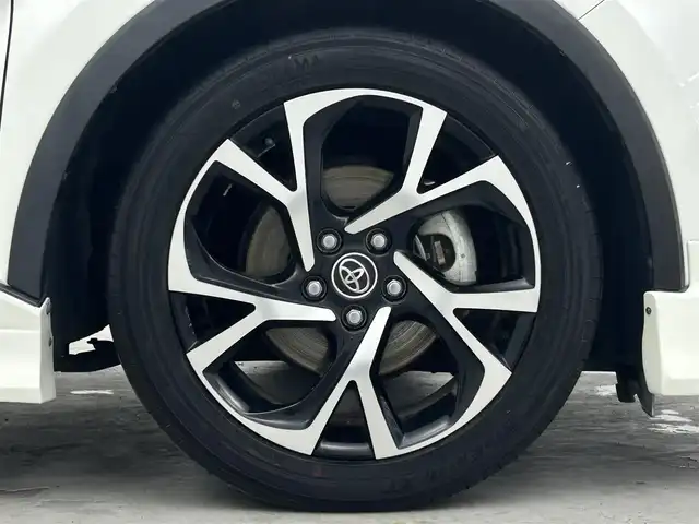 トヨタ Ｃ－ＨＲ G 埼玉県 2017(平29)年 3.3万km ホワイトパールクリスタルシャイン 純正ナビ　ＴＶ　ＣＤ／ＤＶＤ　アダプティブクルーズコントロール　コーナーセンサー　レーンアシスト　オートマチックハイビーム　ＬＥＤヘッドライト　ブラインドスポットモニター　前席シートヒーター