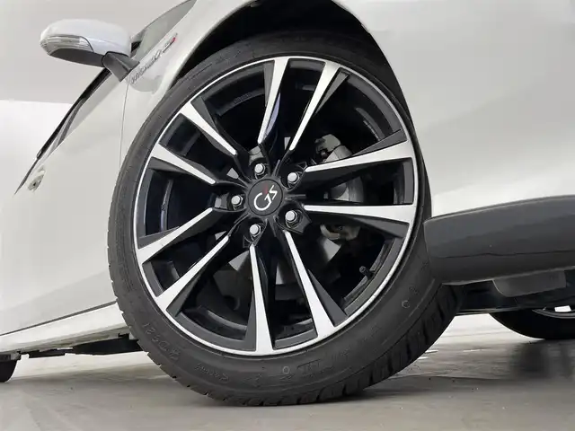 トヨタ プリウス α S ツーリングセレクション G’s 群馬県 2016(平28)年 7万km ホワイトパールクリスタルシャイン 寒冷地仕様/・ウィンドシールデアイサー/・ヒーター付ドアミラー/・リヤフォグランプ/＝＝＝＝＝/ALPINE10インチフリップダウンモニター/Strada7インチナビ/・AM/FM/CD/DVD/SD/Bluetooth/フルセグTV/バックカメラ/SilkBLazeエアロ/ROWENマフラー/ESPELIRダウンサスペンション/純正ビルトインETC/プッシュスタート/スマートキー/ハーフレザーシート