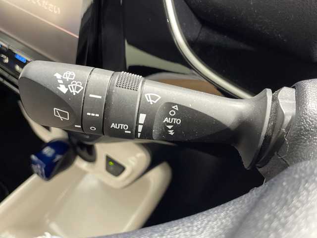 トヨタ プリウス A 神奈川県 2016(平28)年 5.5万km グレーメタリック 純正９型SDナビ　/CD　DVD　フルセグ　Bluetooth　SD　AM　FM/トヨタセーフティーセンス/プリクラッシュセーフティシステム/レーンディパーチャーアラート/ブラインドスポットモニター/クリアランスソナー/ヘッドアップディスプレイ/バックカメラ/ビルトインETC/純正前後ドライブレコーダー/LEDオートライト/フォグランプ/オートマチィックハイビーム/スマートキー/プッシュスタート