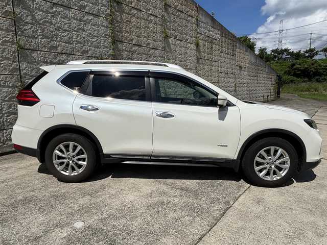 日産 エクストレイル ハイブリッド 20X 長崎県 2018(平30)年 12.6万km ブリリアントホワイトパール ワンオーナー/純正９インチナビ/(CD/DVD/BT/フルセグ)/全方位カメラ/衝突軽減ブレーキ/ドライブレコーダー/ETC/オートライト/フォグランプ/ルーフレール/電動格納ミラー/純正17インチAW
