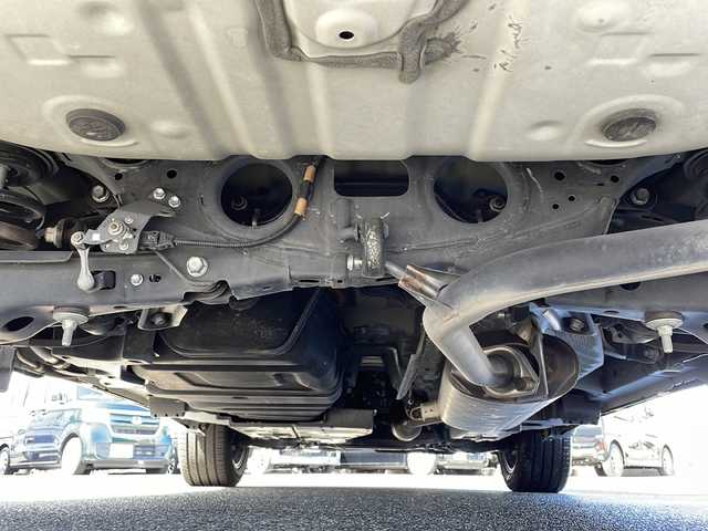 トヨタ ハリアー プレミアム メタル&レザーP 新潟県 2019(令1)年 5.2万km ホワイトパールクリスタルシャイン ワンオーナー/10インチSDナビ/(AM/FM/CD/DVD/Bluetooth)/フルセグTV/バックカメラ/衝突軽減ブレーキ/レーンキープアシスト/オートマチックハイビーム/コーナーセンサー前後/レーダークルーズコントロール/ETC/純正18インチアルミホイール/純正フロアマット/黒レザーシート/前席シートヒーター/シートメモリー/シートベンチレーション/パワーバックドア/ドアバイザー/スペアキー（スマートキー＆スペアキー）/ＬＥＤヘッドライト