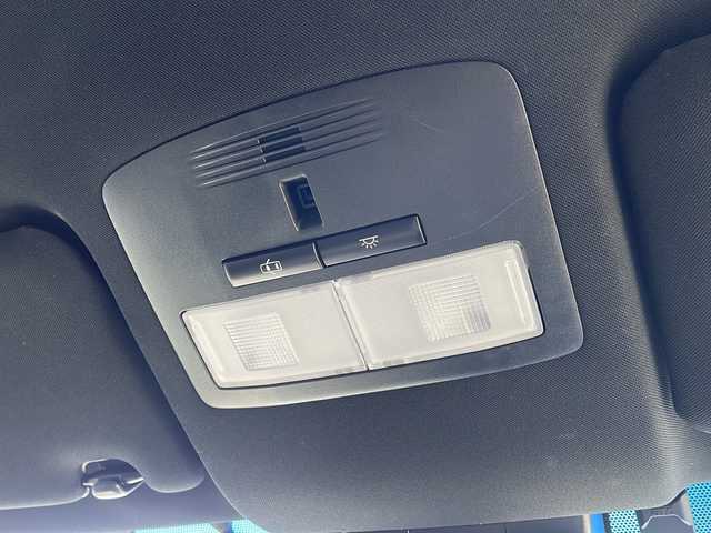 トヨタ ハリアー プレミアム メタル&レザーP 新潟県 2019(令1)年 5.2万km ホワイトパールクリスタルシャイン ワンオーナー/10インチSDナビ/(AM/FM/CD/DVD/Bluetooth)/フルセグTV/バックカメラ/衝突軽減ブレーキ/レーンキープアシスト/オートマチックハイビーム/コーナーセンサー前後/レーダークルーズコントロール/ETC/純正18インチアルミホイール/純正フロアマット/黒レザーシート/前席シートヒーター/シートメモリー/シートベンチレーション/パワーバックドア/ドアバイザー/スペアキー（スマートキー＆スペアキー）/ＬＥＤヘッドライト