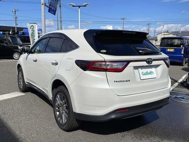 トヨタ ハリアー プレミアム メタル&レザーP 新潟県 2019(令1)年 5.2万km ホワイトパールクリスタルシャイン ワンオーナー/10インチSDナビ/(AM/FM/CD/DVD/Bluetooth)/フルセグTV/バックカメラ/衝突軽減ブレーキ/レーンキープアシスト/オートマチックハイビーム/コーナーセンサー前後/レーダークルーズコントロール/ETC/純正18インチアルミホイール/純正フロアマット/黒レザーシート/前席シートヒーター/シートメモリー/シートベンチレーション/パワーバックドア/ドアバイザー/スペアキー（スマートキー＆スペアキー）/ＬＥＤヘッドライト