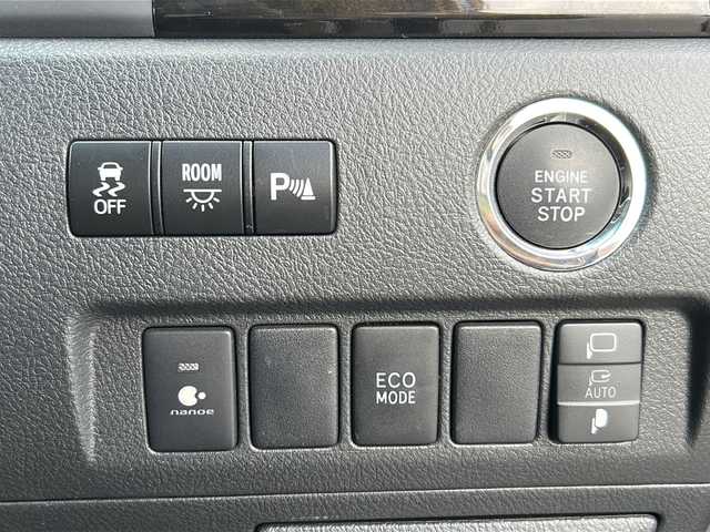 トヨタ ヴェルファイア 2．4Z ゴールデンアイズⅡ 三重県 2014(平26)年 7.3万km ホワイトパールクリスタルシャイン ALPINE10型ナビ /ALPINE10型後席モニター /バックカメラ /ETC /前後コーナーセンサー /AC100V充電 /両側パワースライドドア/スペアキー /オットマン /クルーズコントロール /純正フロアマット/ウッドコンビステアリング/ステアリングスイッチ/ハーフレザーシート /電動格納ミラー/禁煙車