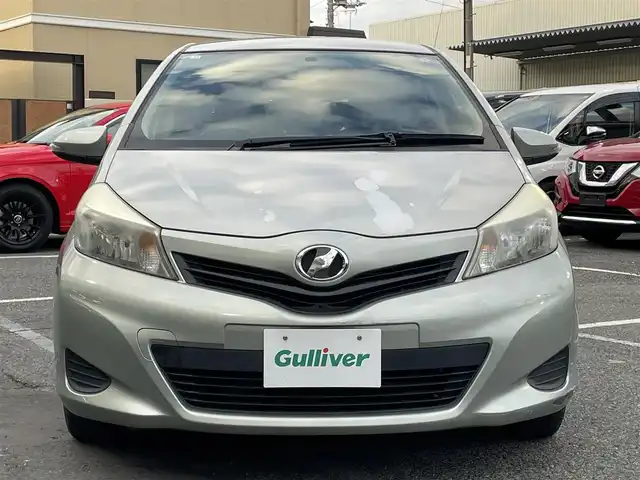 トヨタ ヴィッツ F 千葉県 2012(平24)年 4.7万km ジンバックメタリック 純正ナビ【ワンセグ、BT、CD】/純正フロアマット/純正ホイールキャップ/ETC/ウインカー付き電動格納ミラー/保証書/ナビ説明書