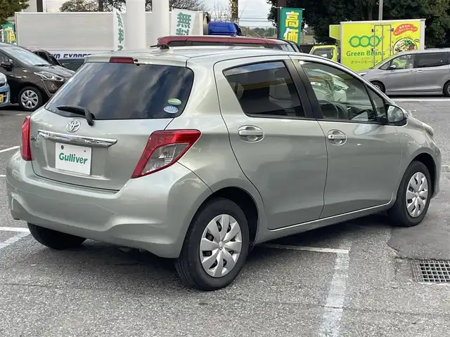 トヨタ ヴィッツ F 千葉県 2012(平24)年 4.7万km ジンバックメタリック 純正ナビ【ワンセグ、BT、CD】/純正フロアマット/純正ホイールキャップ/ETC/ウインカー付き電動格納ミラー/保証書/ナビ説明書