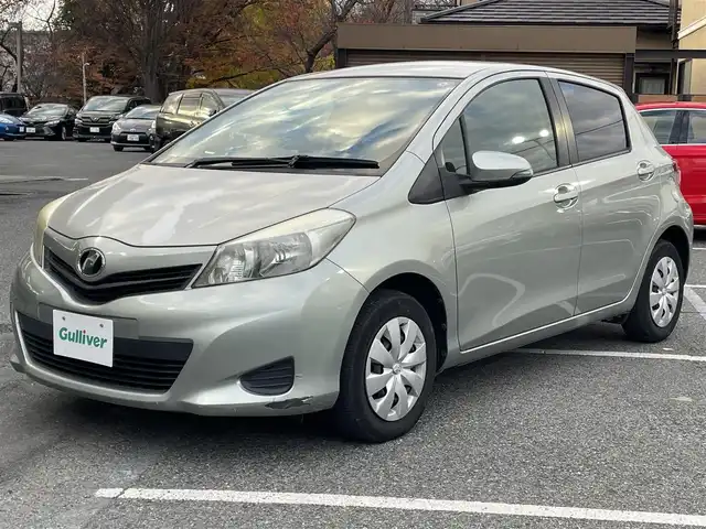 トヨタ ヴィッツ F 千葉県 2012(平24)年 4.7万km ジンバックメタリック 純正ナビ【ワンセグ、BT、CD】/純正フロアマット/純正ホイールキャップ/ETC/ウインカー付き電動格納ミラー/保証書/ナビ説明書