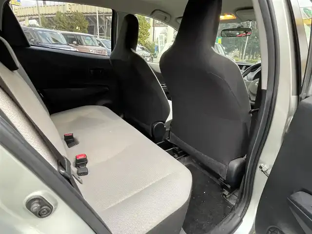 トヨタ ヴィッツ F 千葉県 2012(平24)年 4.7万km ジンバックメタリック 純正ナビ【ワンセグ、BT、CD】/純正フロアマット/純正ホイールキャップ/ETC/ウインカー付き電動格納ミラー/保証書/ナビ説明書