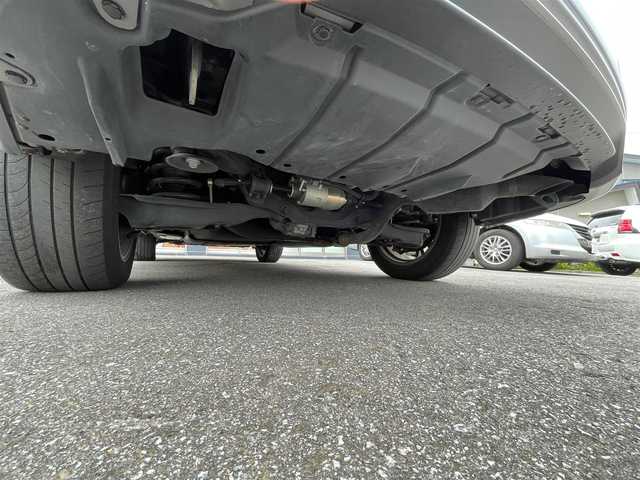 レクサス ＲＸ 450h Fスポーツ 青森県 2016(平28)年 8.5万km ソニックチタニウム /4WD/純正SDナビ/【BD/DVD/BT/フルセグTV】/マークレビンソンサラウンドサウンドシステム/バックカメラ/サイドカメラ/クルーズコントロール(追従走行有り)/衝突被害軽減ブレーキ/レーンキープアシスト/ブラインドスポットモニター(後側方車両検知警報)/横滑り防止/HUD/革巻きステア/ノブ/パドルシフト/電動チルトステア/黒革シート/前席シートヒーター/エアシート/　/パワーシート(D席メモリ有り)/前後バンパーソナー/ETC2.0/ステアリングヒーター/ミラーヒーター/リバース連動機能付きドアミラー/オートワイパー/オートライト/純正3眼LEDライト/シーケンシャルウインカー/パワーバックドア/スマートキー/プッシュスタート/純正20インチアルミホイール /リア5面スモークフィルム/LEDフォグ/純正ドアバイザー/純正フロアマット/W/サイド/カーテン/ニーエアバッグ/スペアキー×1【カードキー】/新車時整備手帳（保証書）/取扱説明書/記録簿