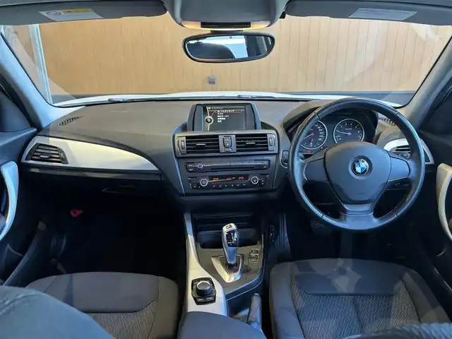 ＢＭＷ １１６ｉ 宮城県 2012(平24)年 8.9万km 白 純正オーディンシステム/CD再生/オートエアコン/キセノンヘッドライト/フロントフォグ/オートライト/ETC/純正16インチAW(冬タイヤ)/フロアマット/取説あり