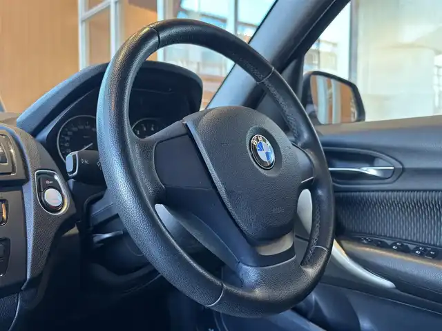 ＢＭＷ １１６ｉ 宮城県 2012(平24)年 8.9万km 白 純正オーディンシステム/CD再生/オートエアコン/キセノンヘッドライト/フロントフォグ/オートライト/ETC/純正16インチAW(冬タイヤ)/フロアマット/取説あり