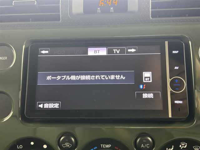 トヨタ ＦＪクルーザー カラーパッケージ 埼玉県 2014(平26)年 11.9万km 緑Ⅱ 限定色　ツートーンルーフ　パートタイム４ＷＤ　純正ディーラーナビ　ＭＳＶ　Ｂｌｕｅｔｏｏｔｈ　フルセグＴＶ　Ｂカメラ　クルーズコントロール　バックソナー　社外キセノン　Ｒフォグ　純正２０インチＡＷ　ＥＴＣ　シートカバー