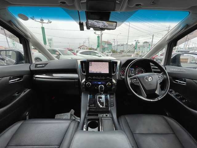 トヨタ アルファード S Cパッケージ 静岡県 2020(令2)年 4.2万km ブラック ●純正メーカーナビ/（フルセグ/CD/DVD/USB/AppleCarPlay/Bluetooth）/●フリップダウンモニター/●衝突軽減システム/●レーダークルーズコントロール/●レーンキープアシスト/●ブラインドスポットモニター/●バックカメラ/●コーナーセンサー/●デジタルインナーミラー/●前方ドライブレコーダー/●ビルトインETC/●ステアリングヒーター/●Ｄ＋Ｎ席エアシート/シートヒーター/●全席パワーシート/●サンルーフ/●オットマン/●電動リアゲート/●電動パーキングブレーキ/●オートブレーキホールド/●ＬＥＤ/●オートマチックハイビーム/●フォグランプ/●ドアバイザー/●電動格納ウィンカーミラー/●ステアリングスイッチ/●ISOFIX/●純正18インチアルミホイール/●ダブル＋サイド＋カーテン＋ARS＋ABS