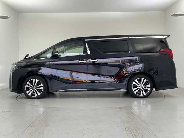 トヨタ アルファード S Cパッケージ 愛知県 2020(令2)年 4.2万km ブラック ●純正メーカーナビ/（フルセグ/CD/DVD/USB/AppleCarPlay/Bluetooth）/●フリップダウンモニター/●衝突軽減システム/●レーダークルーズコントロール/●レーンキープアシスト/●ブラインドスポットモニター/●バックカメラ/●コーナーセンサー/●デジタルインナーミラー/●前方ドライブレコーダー/●ビルトインETC/●ステアリングヒーター/●Ｄ＋Ｎ席エアシート/シートヒーター/●全席パワーシート/●サンルーフ/●オットマン/●電動リアゲート/●電動パーキングブレーキ/●オートブレーキホールド/●ＬＥＤ/●オートマチックハイビーム/●フォグランプ/●ドアバイザー/●電動格納ウィンカーミラー/●ステアリングスイッチ/●ISOFIX/●純正18インチアルミホイール/●ダブル＋サイド＋カーテン＋ARS＋ABS
