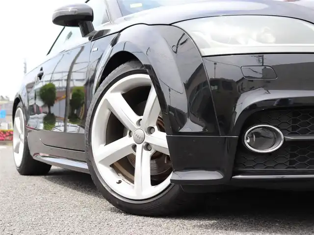 アウディ ＴＴクーペ 2．0 TFSI クワトロ 神奈川県 2012(平24)年 5.4万km 黒 後期モデル/クワトロ4WD/Sラインパッケージ/Sライン専用内装/19インチアルミホイール/可変リアスポイラー/Sライン専用ハーフレザースポーツシート/パワーシート/LEDポジションヘッドライト/純正フロアマット/ーーーーーーーーーーーーーーーーーーーーーー/保証書/取扱説明書/スペアスマートキー/記録簿（H.29.R.1.3.