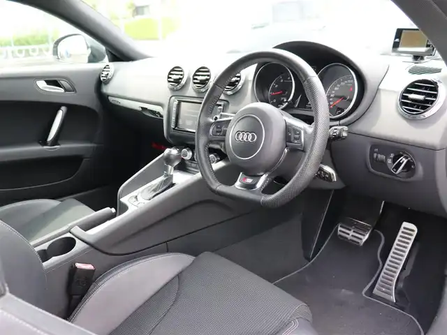 アウディ ＴＴクーペ 2．0 TFSI クワトロ 神奈川県 2012(平24)年 5.4万km 黒 後期モデル/クワトロ4WD/Sラインパッケージ/Sライン専用内装/19インチアルミホイール/可変リアスポイラー/Sライン専用ハーフレザースポーツシート/パワーシート/LEDポジションヘッドライト/純正フロアマット/ーーーーーーーーーーーーーーーーーーーーーー/保証書/取扱説明書/スペアスマートキー/記録簿（H.29.R.1.3.